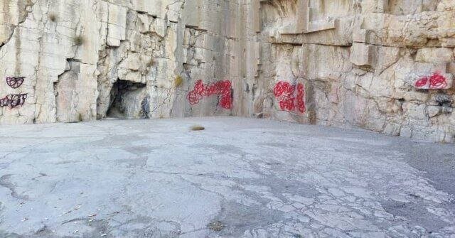 نقاشیهای اسپریای، حکنامها، خطوط تراشیده، دوده آتش و ...در یادگار دوره هخامنشی/ عکس